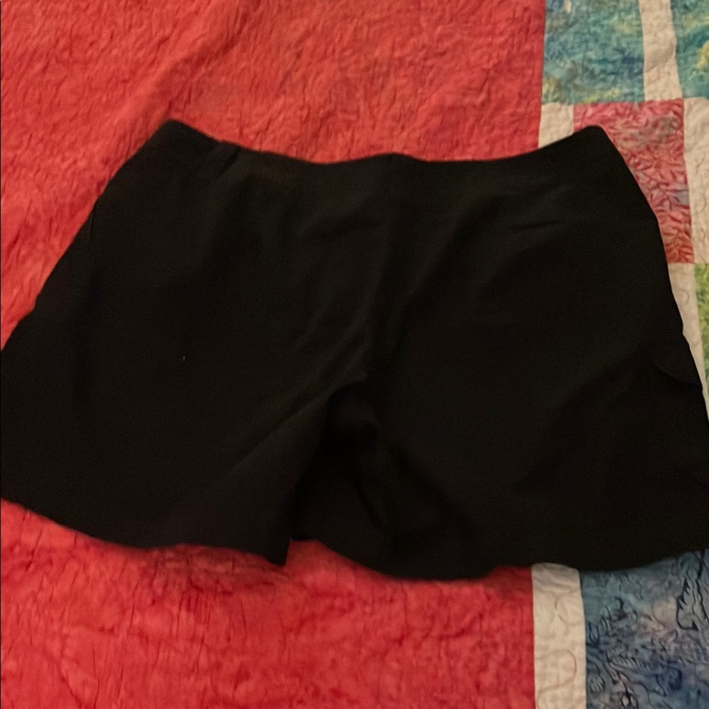 SUMMER CLOSE OUT SALE! Jones New York Black Cargo Shorts - Picture 4 of 4